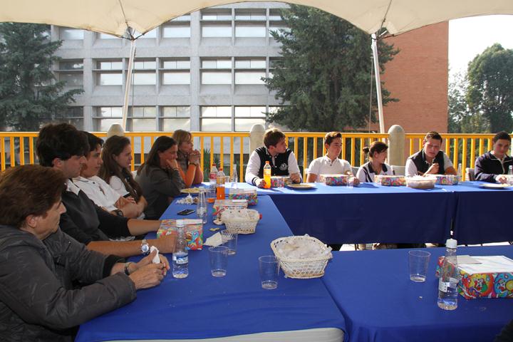 Ir a la Siguiente Foto