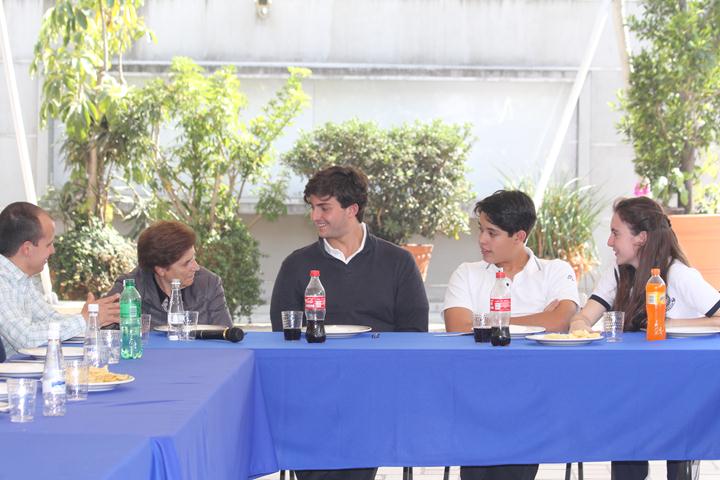 Ir a la Siguiente Foto