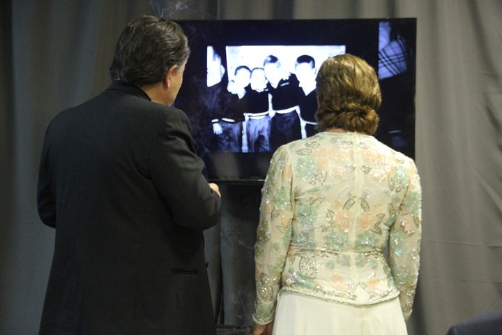 Ir a la Siguiente Foto