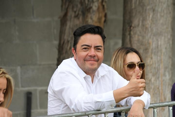 Ir a la Siguiente Foto