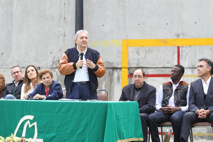 Ir a la Siguiente Foto