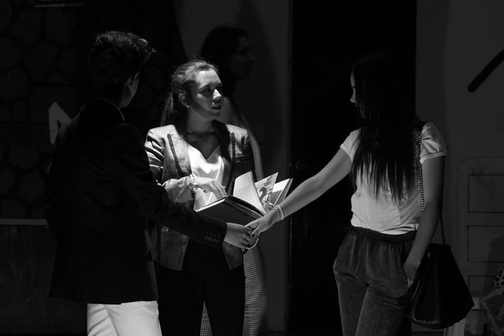 Ir a la Siguiente Foto