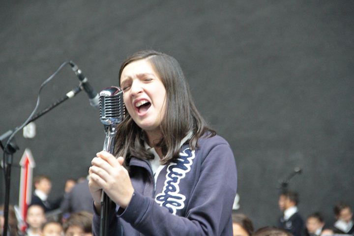 Ir a la Siguiente Foto