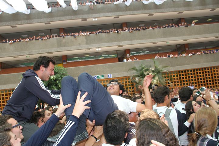 Ir a la Siguiente Foto