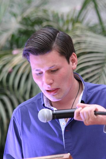 Ir a la Siguiente Foto