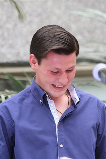 Ir a la Siguiente Foto