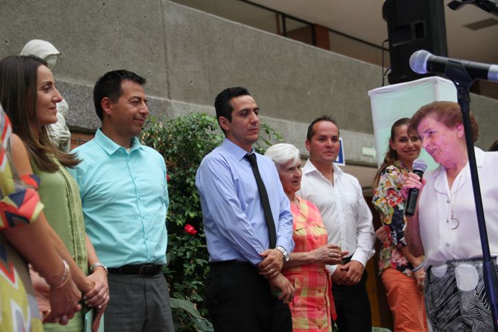 Ir a la Siguiente Foto