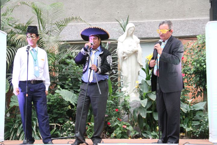 Ir a la Siguiente Foto