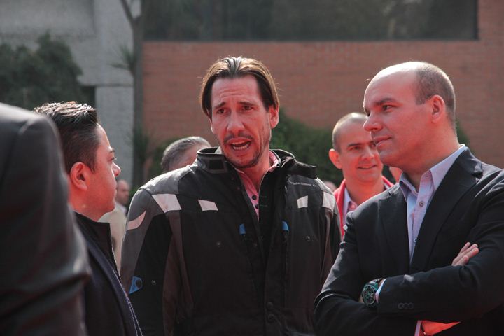 Ir a la Siguiente Foto