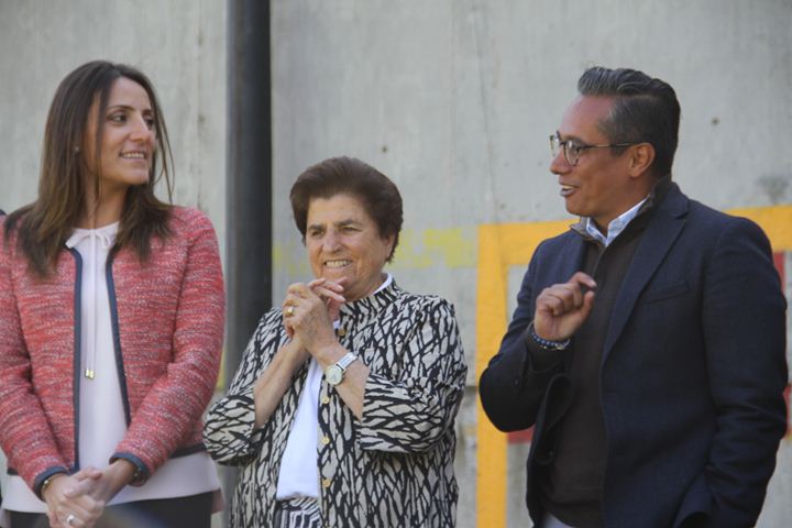 Ir a la Siguiente Foto