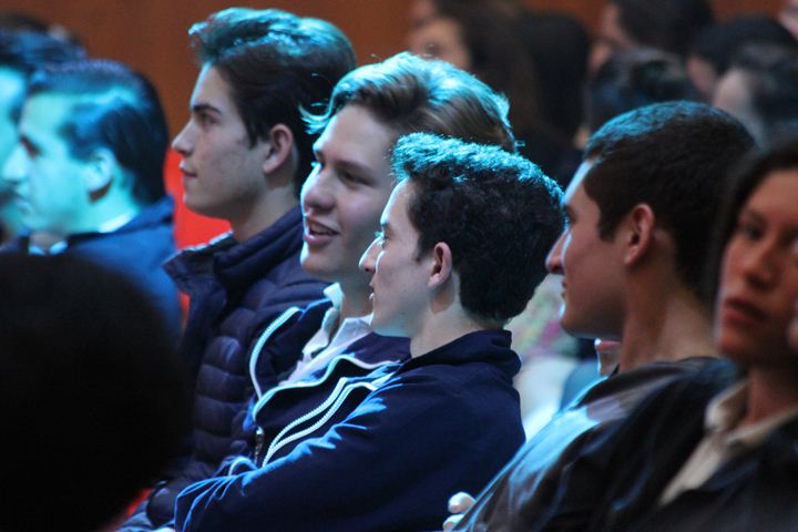 Ir a la Siguiente Foto