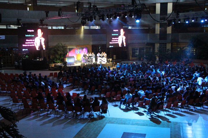 Ir a la Siguiente Foto