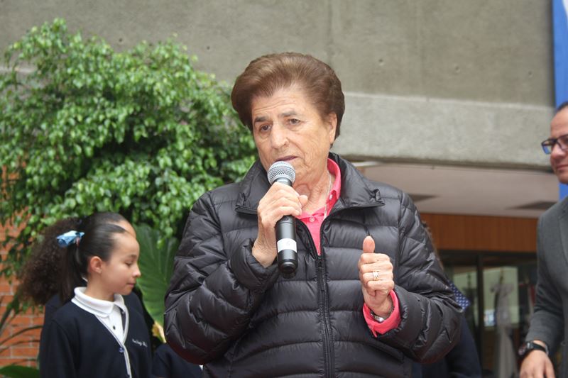 Ir a la Siguiente Foto