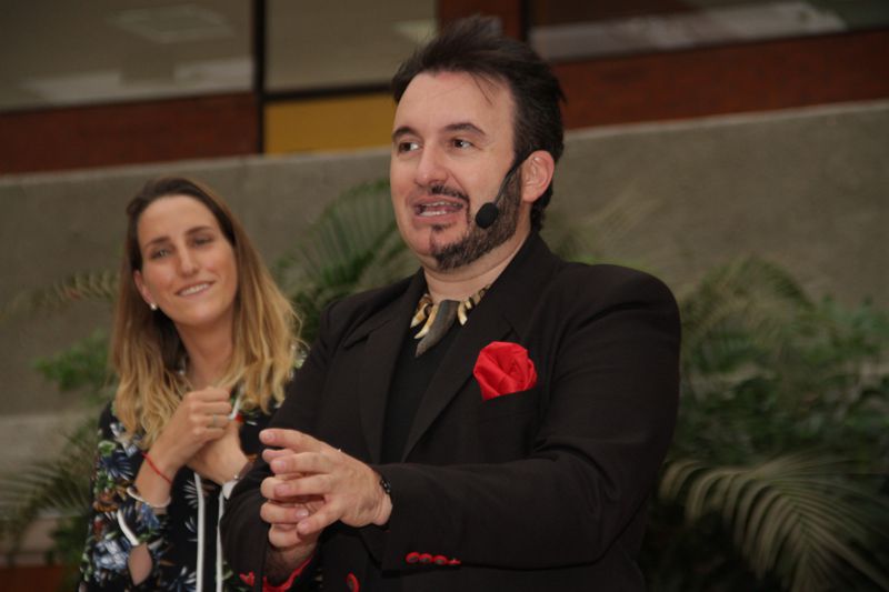 Ir a la Siguiente Foto