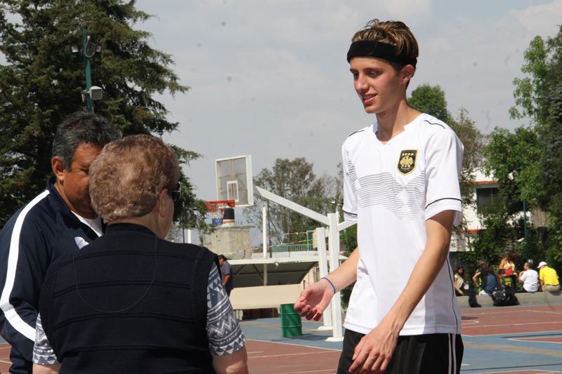 Ir a la Siguiente Foto