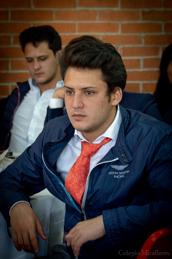 Ir a la Siguiente Foto