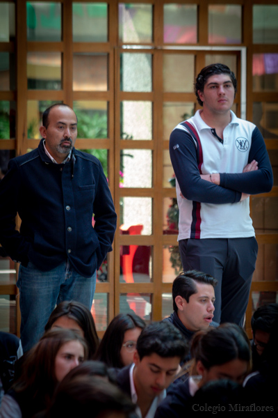 Ir a la Siguiente Foto