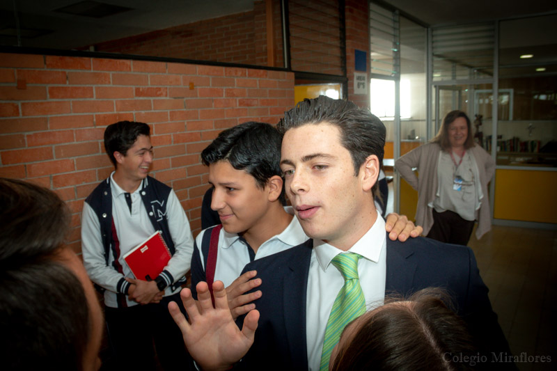 Ir a la Siguiente Foto