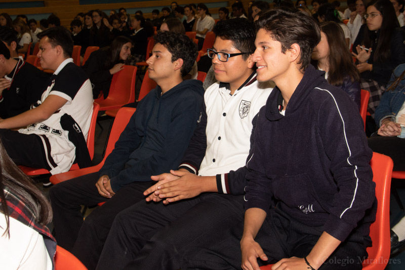 Ir a la Siguiente Foto