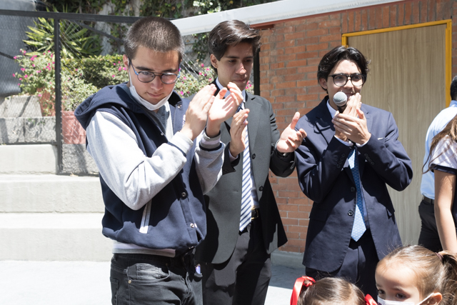 Ir a la Siguiente Foto