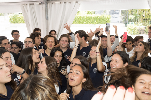 Ir a la Siguiente Foto