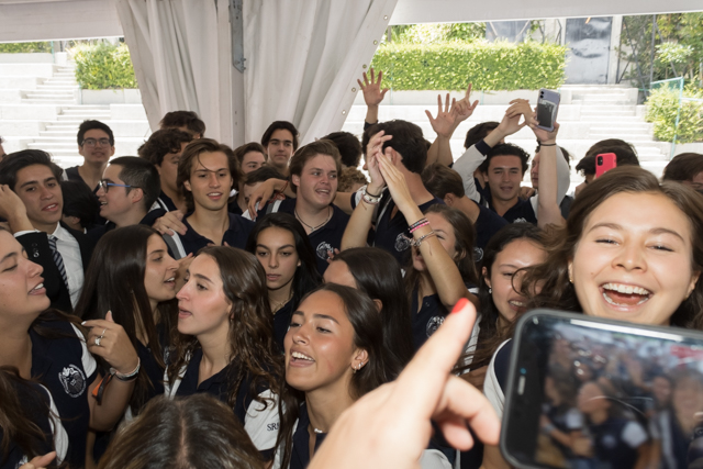 Ir a la Siguiente Foto