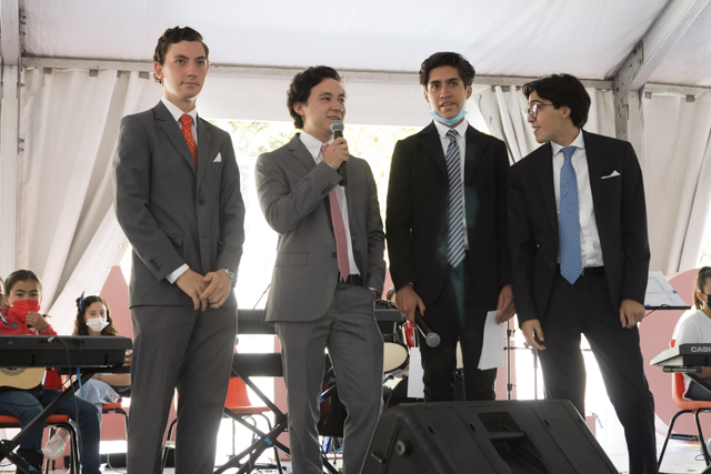 Ir a la Siguiente Foto