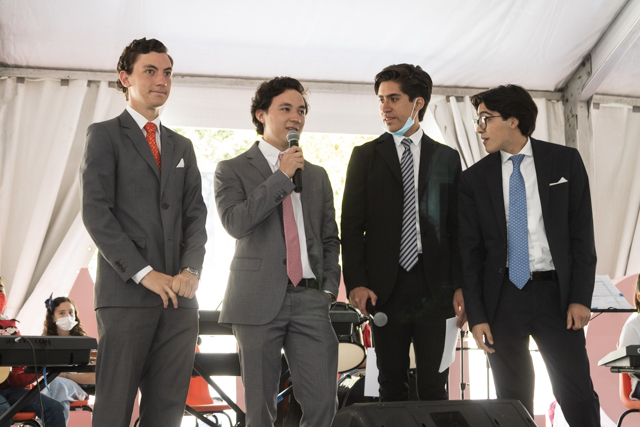 Ir a la Siguiente Foto