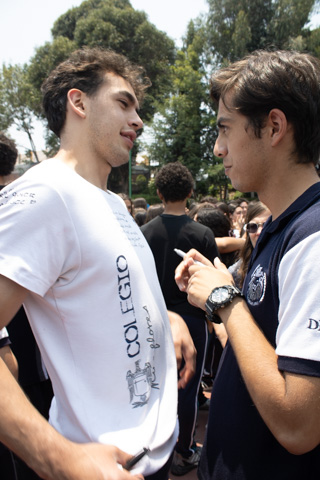 Ir a la Siguiente Foto