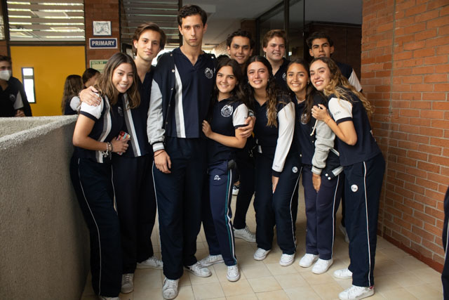 Ir a la Siguiente Foto