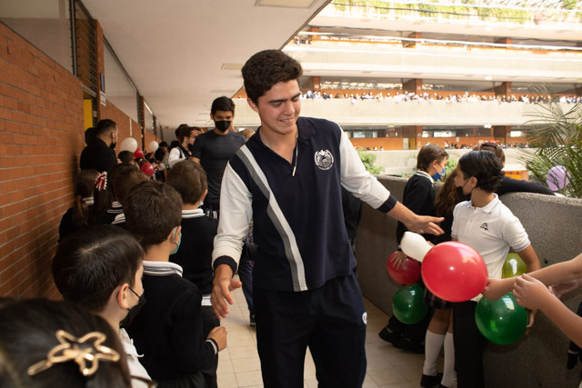 Ir a la Siguiente Foto