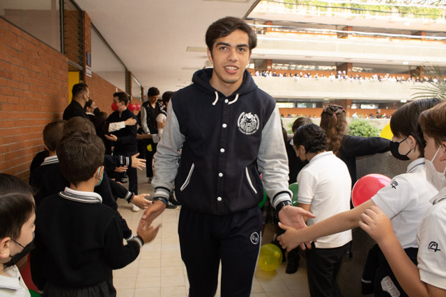 Ir a la Siguiente Foto