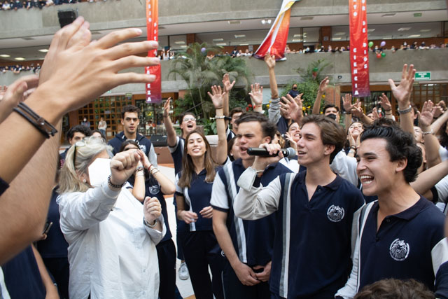 Ir a la Siguiente Foto