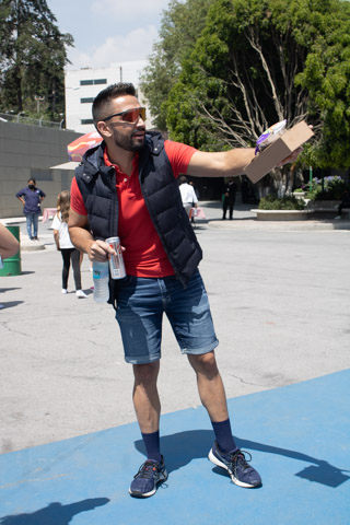 Ir a la Siguiente Foto