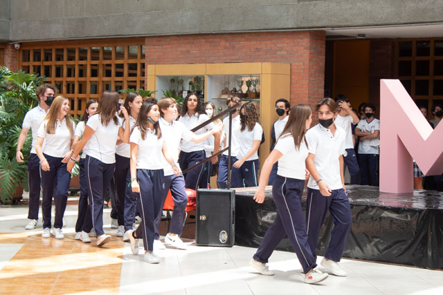 Ir a la Siguiente Foto