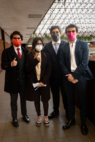 Ir a la Siguiente Foto