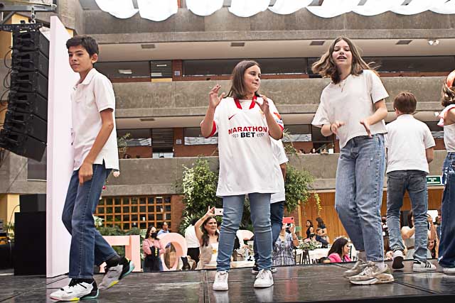 Ir a la Siguiente Foto