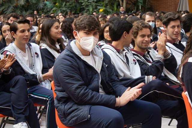 Ir a la Siguiente Foto