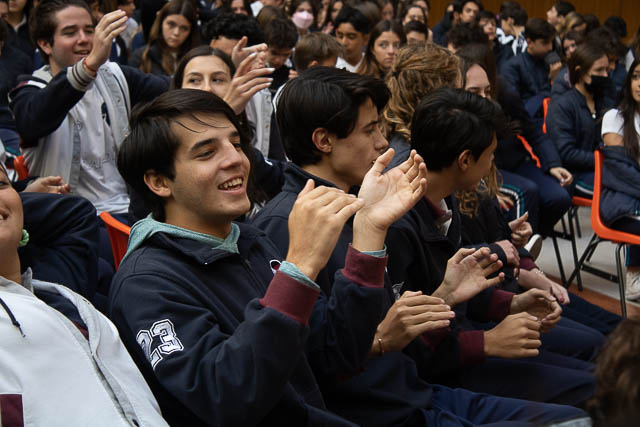 Ir a la Siguiente Foto