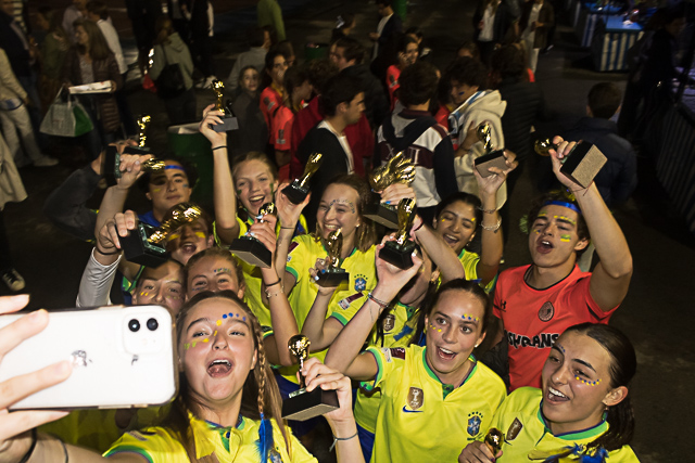 Ir a la Siguiente Foto