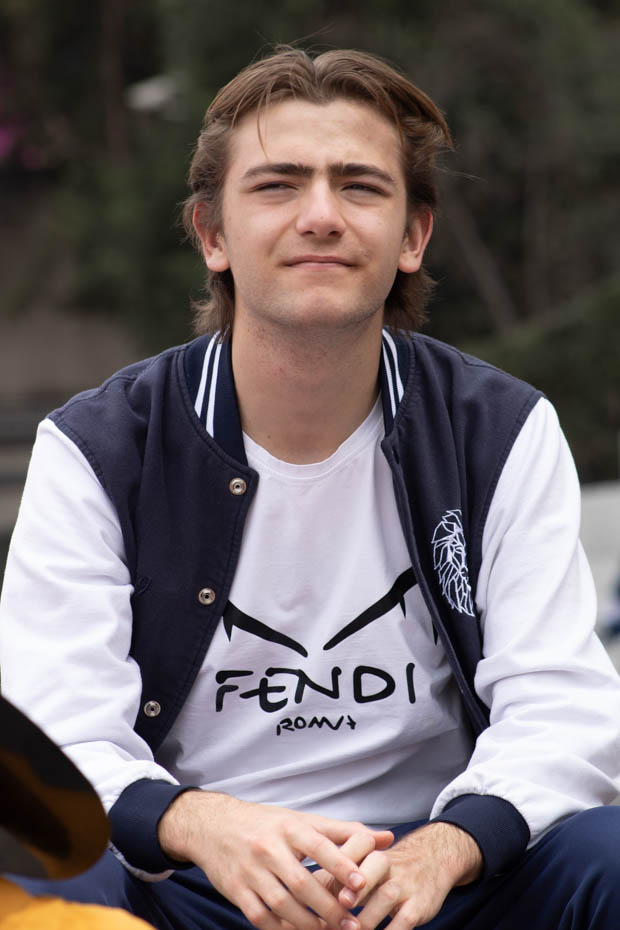 Ir a la Siguiente Foto