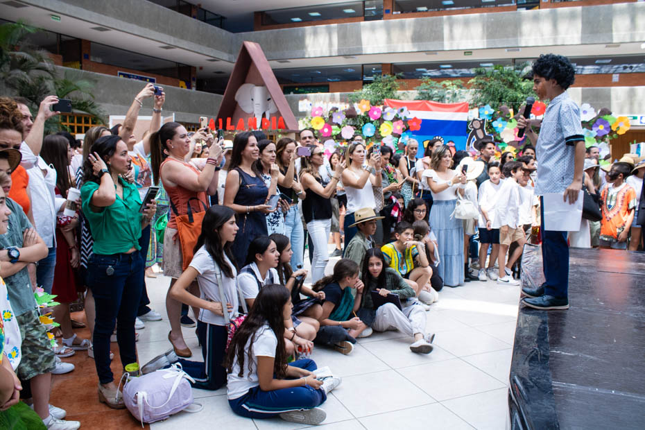 Ir a la Siguiente Foto