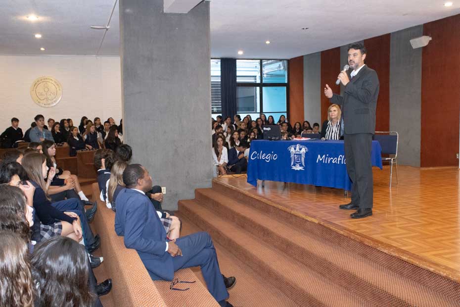 Ir a la Siguiente Foto