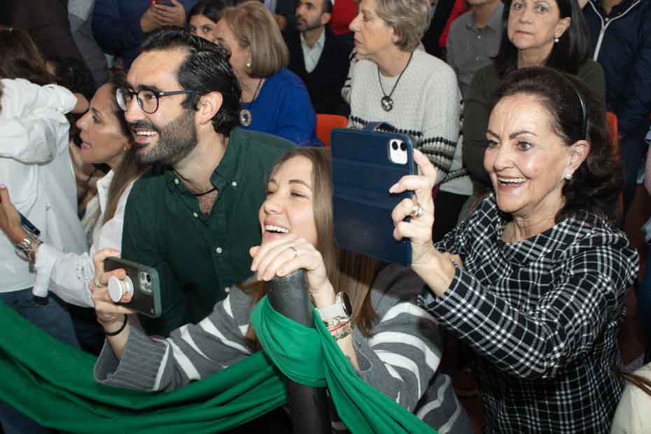 Ir a la Siguiente Foto