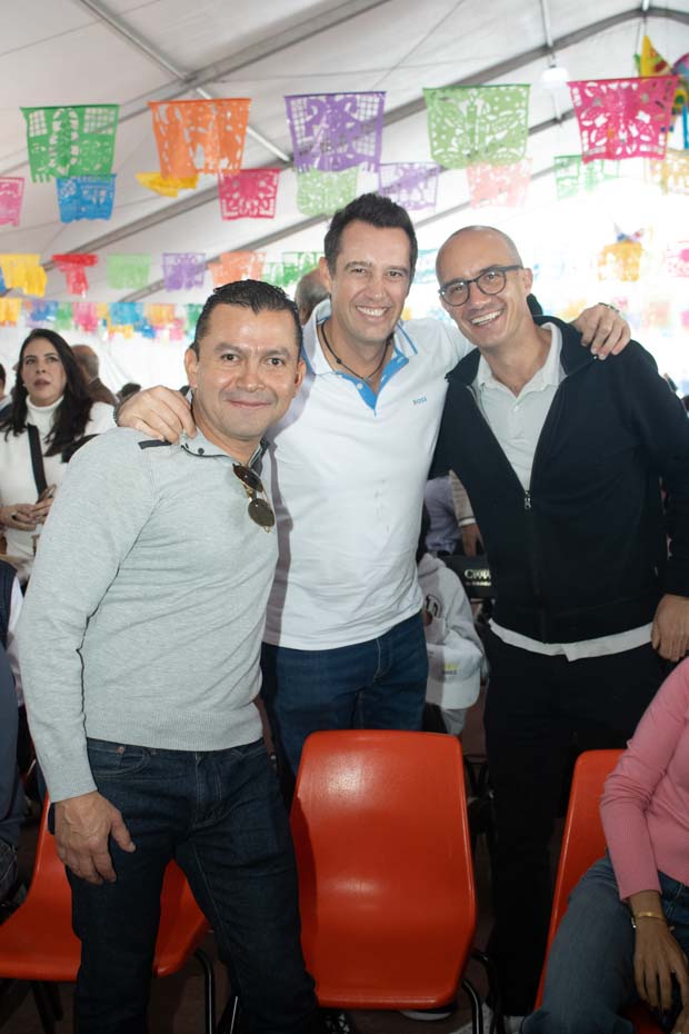 Ir a la Siguiente Foto
