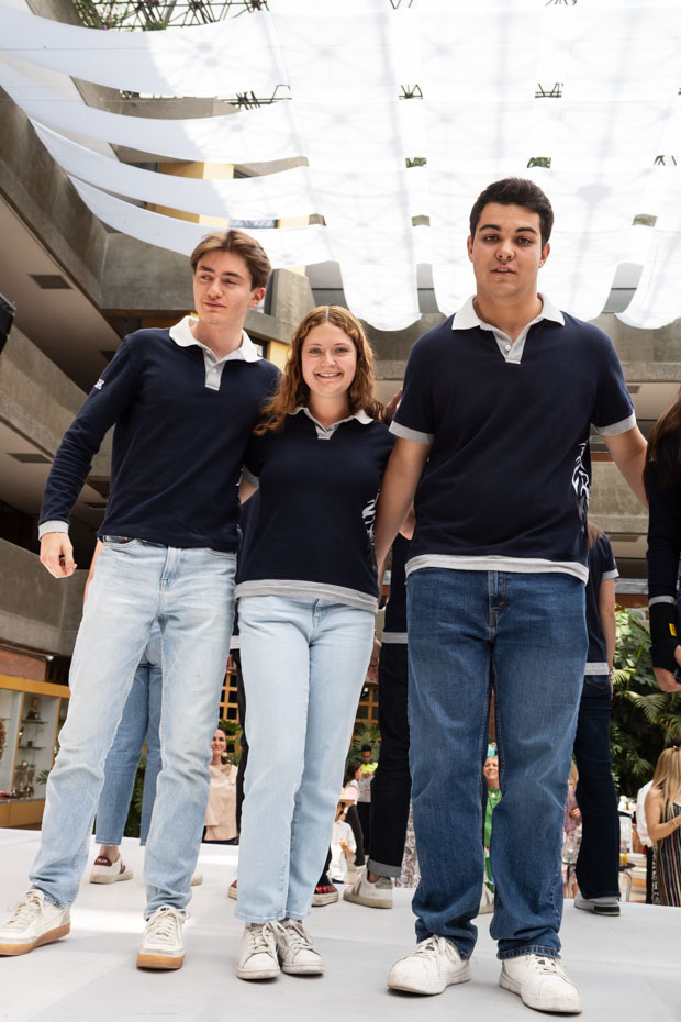 Ir a la Siguiente Foto