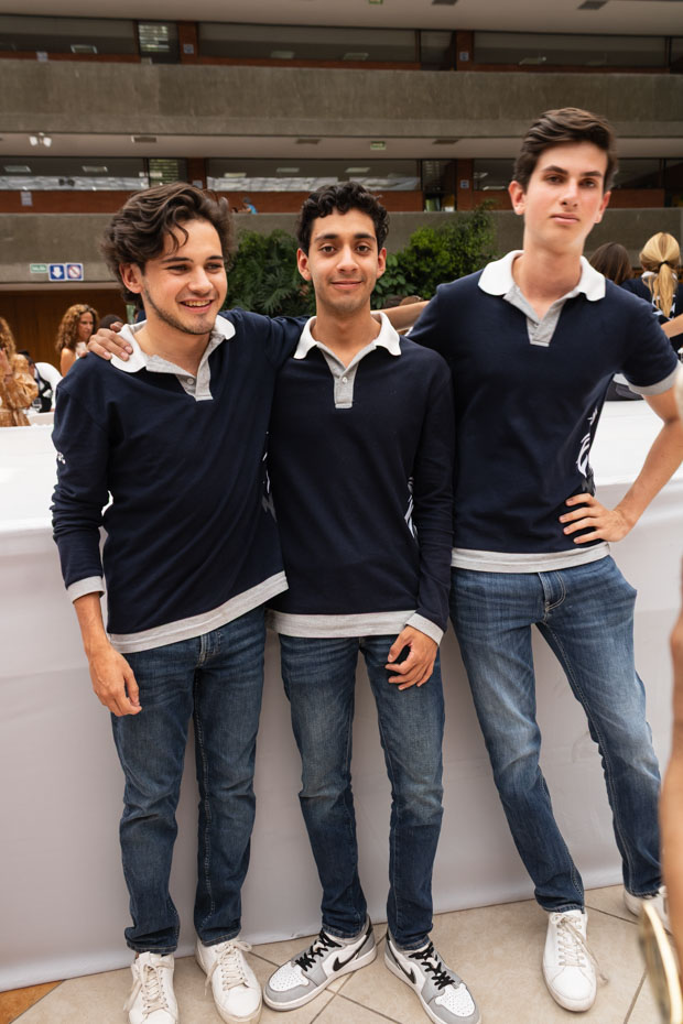 Ir a la Siguiente Foto