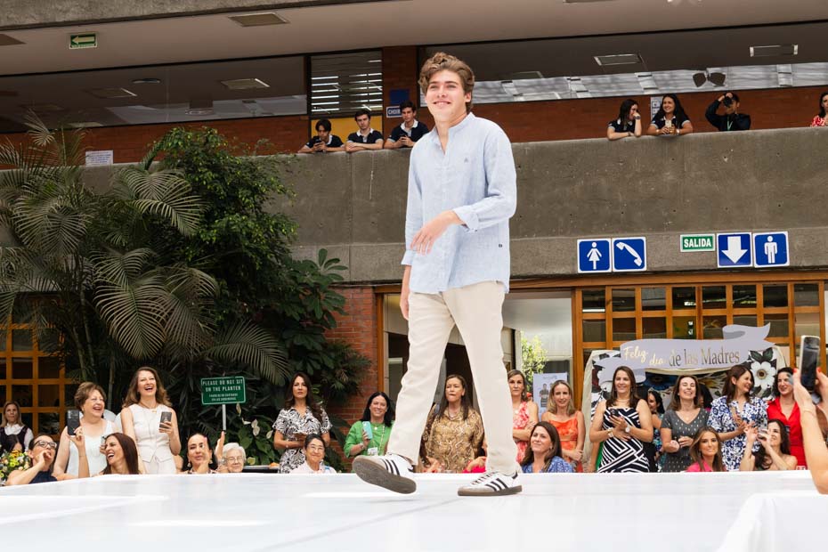 Ir a la Siguiente Foto