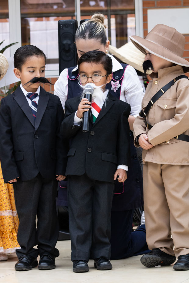 Ir a la Siguiente Foto