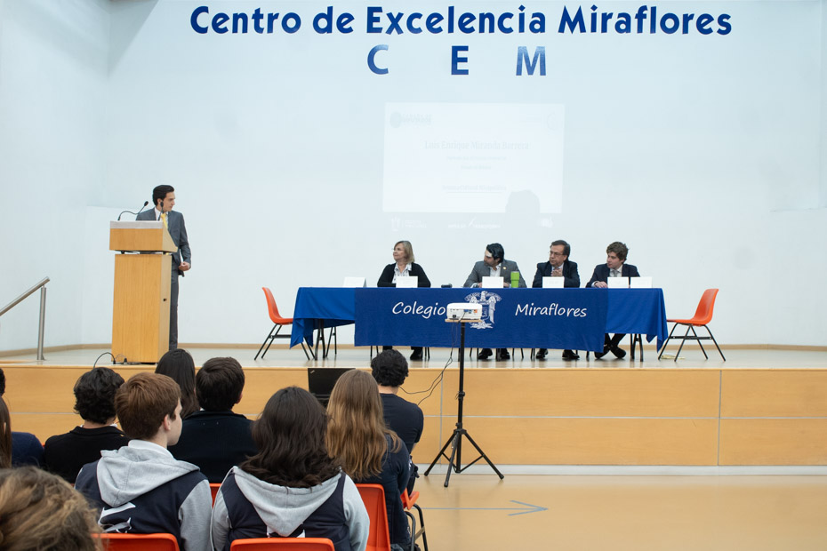 Ir a la Siguiente Foto